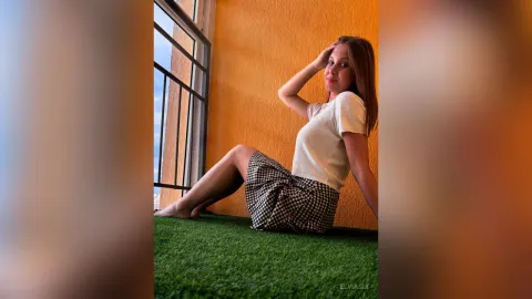 ElviaSix — Sunshy girl☀️