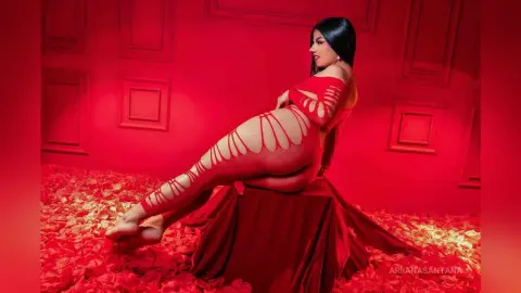 AriianaSantana — Red❤️