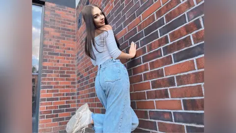 AriFoxie
