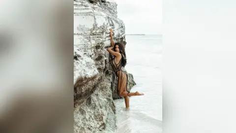 LaraCharm — A Cancun Story