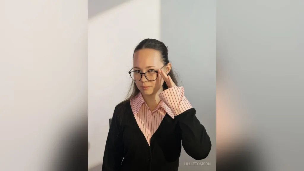 LillieTomson — live cam