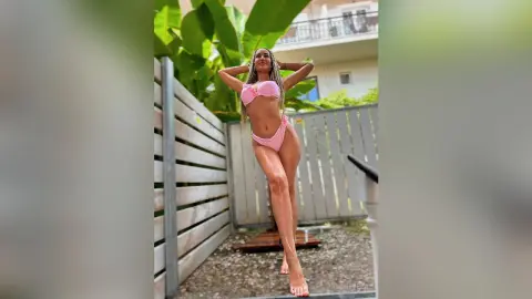 AudreyEla — Vacay🌊🌸🏝️