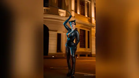 ChloeNova — CatWoman😼🎃💀