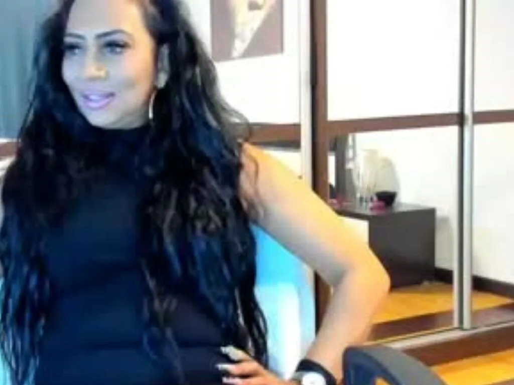RoxanaCara — live cam