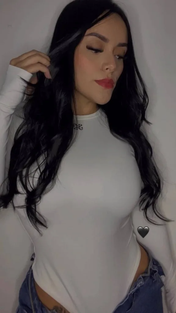 EmaBenson — Streamate Photos