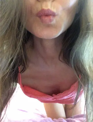 Sooofffiya — Streamate Photos