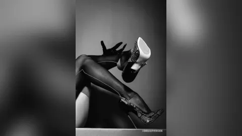 AmeliePiercen — STILETTOS