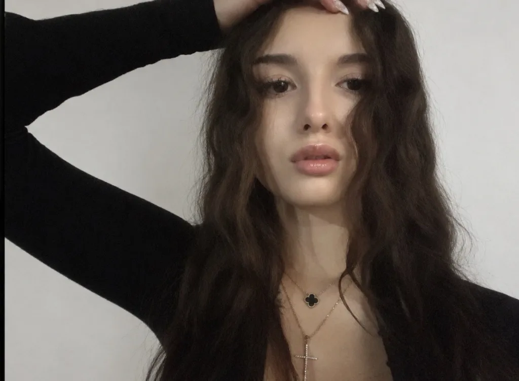 SassySuie — Streamate Photos