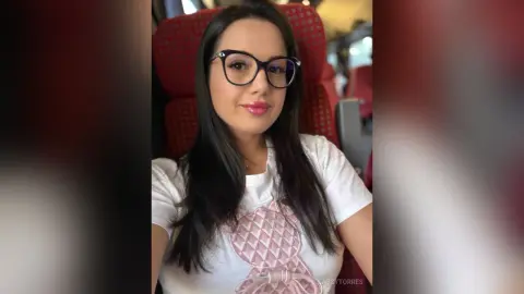 CassyTorres — Selfies