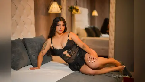 EvahMonroe — 😘 Unforgettable Glance
