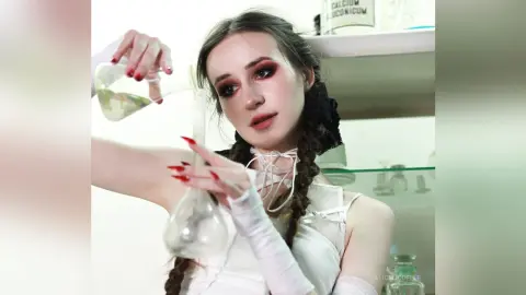 AliceLiddelle — ♥