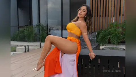 ZoeVillalobos — tropical beauty 🍑