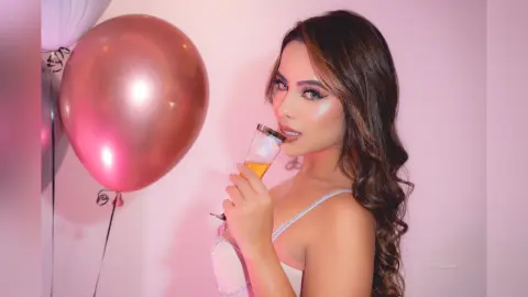 ZoeVillalobos — CELEBRITY
