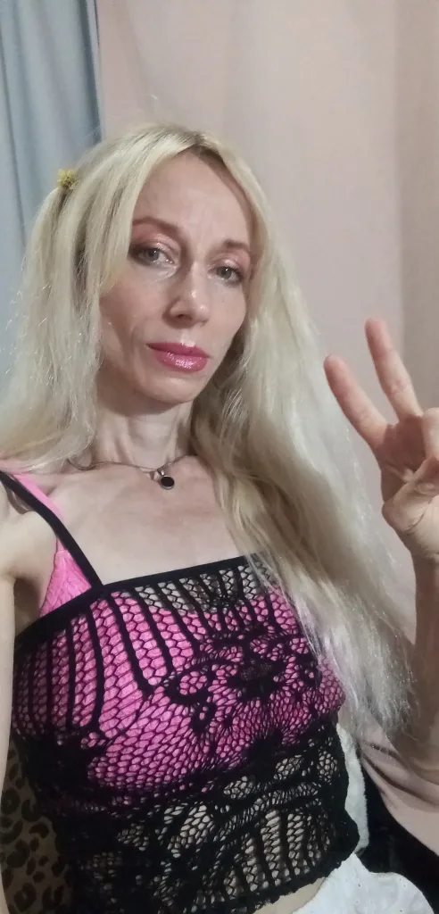 Emma_Blonde