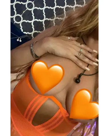 NaughtyLeahUK — Streamate Photos