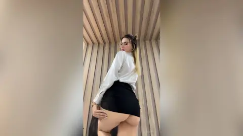 IssaDubois — Sexy