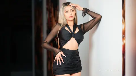 AlessandraMonet — lets feel the sensual touch on here