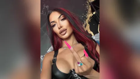MoniqueSpelll — .
