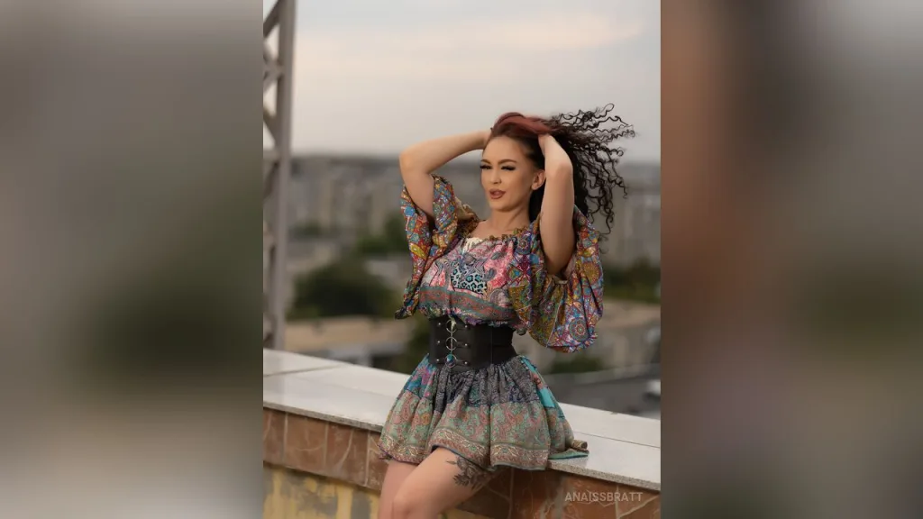 AnaissBratt β Rooftop Temptation ππ₯