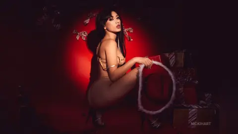 NickiHart — Santa baby ... 🎅