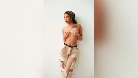 PaulinaGiovanni — pull them down 😉
