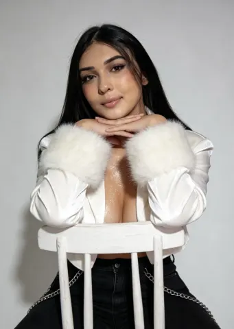 Isabela_sweet — Streamate Photos