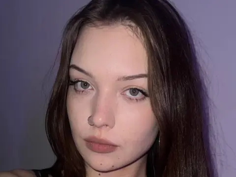 AmilyUiUi cam model