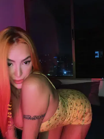 TaniaCollinsXx — Streamate Photos