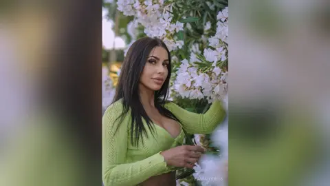 BiankaLeoness — Lookin´ cutie 🩷