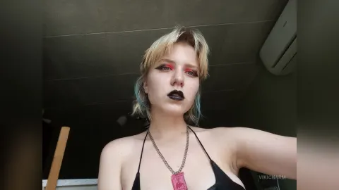 VikiCharm — Me