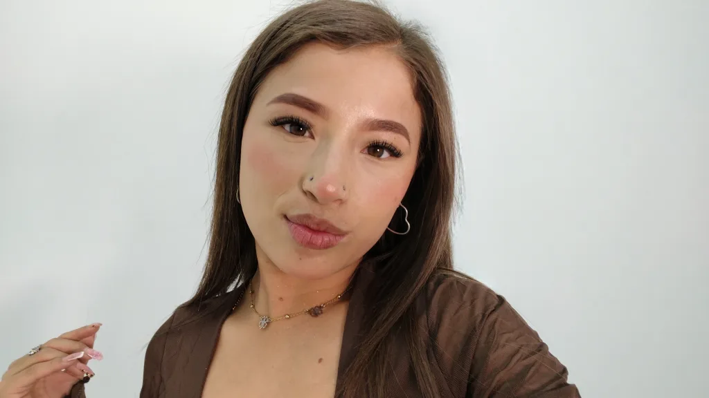 Emma_Leony — Streamate Photos