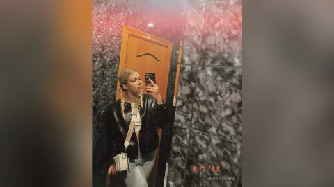 HyileyClark — queen