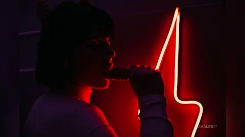 AvaLindt — Red passion
