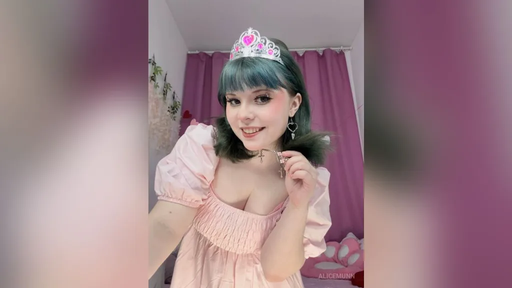 AliceMunn — live cam