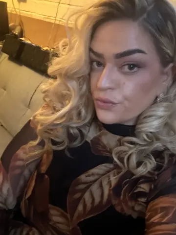 curlycherryuk — Streamate Photos