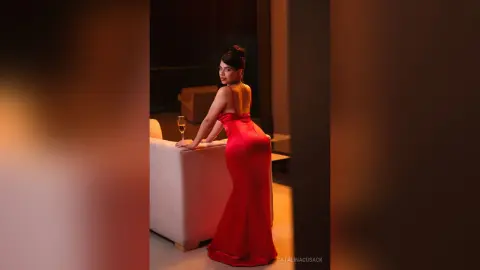 CatalinaCusack — Lady in red