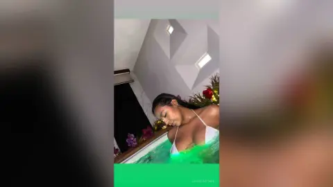 JessiCarther — Take a bath 