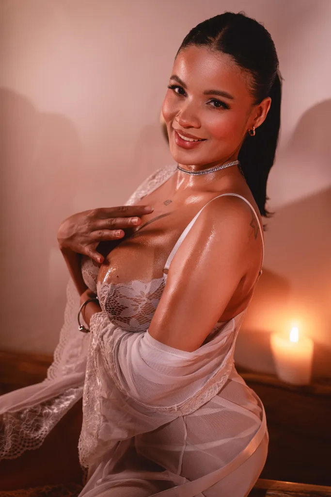 ArianaHile — Streamate Photos