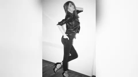 Arianna — Black&amp;White