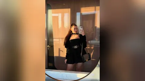 LisaBuda — Liselfie 🤳