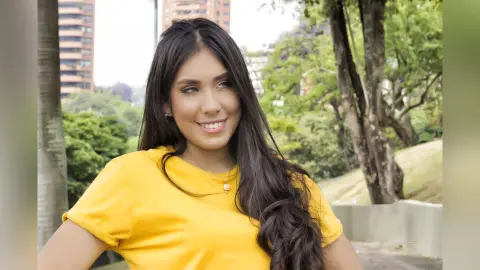 AbrilVelez — The live in yellow
