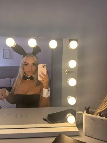 SexySiennaaaX — Streamate Photos