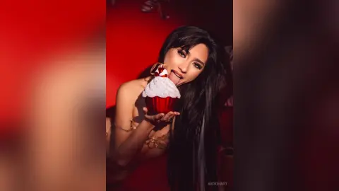 NickiHart — Santa baby ... 🎅
