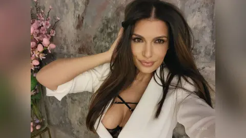 Silvia — 💋