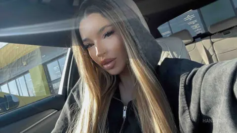 HanaRoss — Selfies ♥️