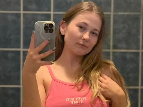 GlossyMonica cam model