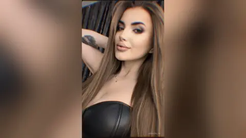 AmberLyn — Selfies