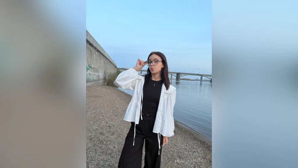 MyraFaulconer — live cam