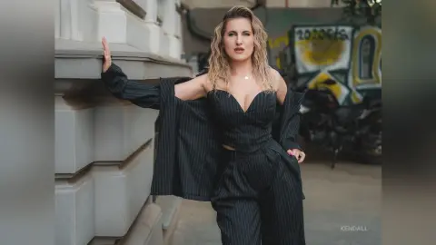 Kendall — Bossy Girl