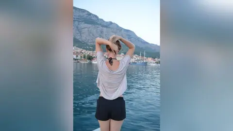 MiaEstrellas — Little bit of me)